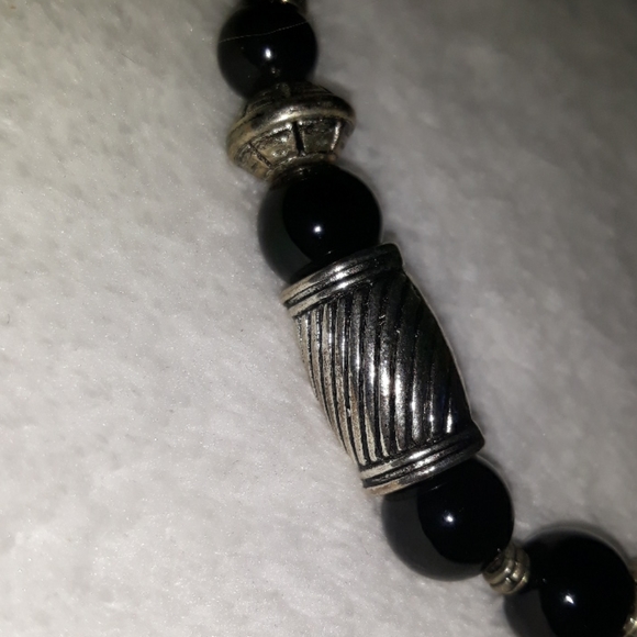 Black stone and silver accent necklace & earrings - Picture 4 of 9